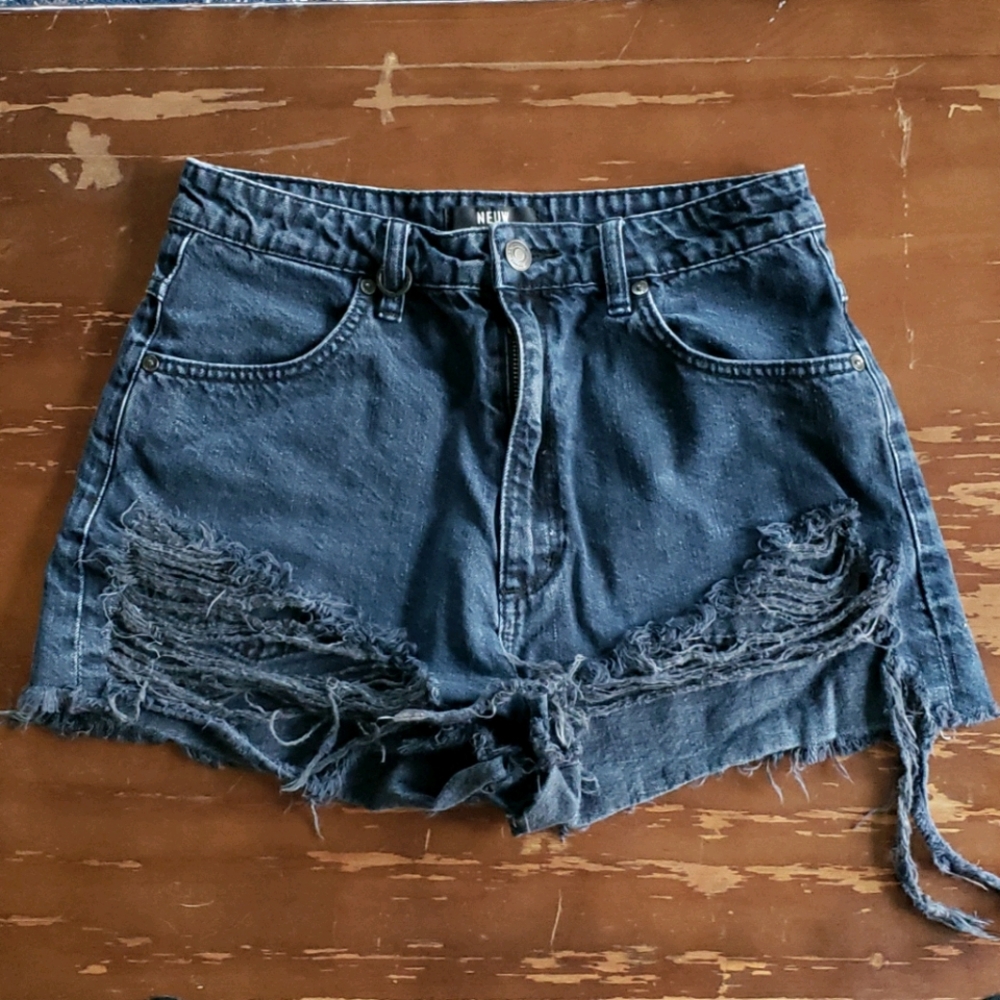 Lola Short Black Rip